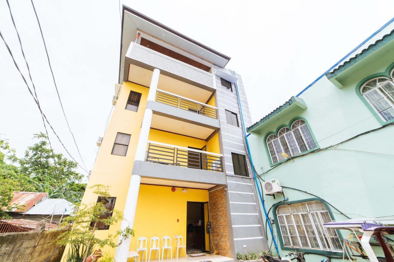 Hotel Reddoorz @ D Maagma Street à Kalibo Extérieur photo