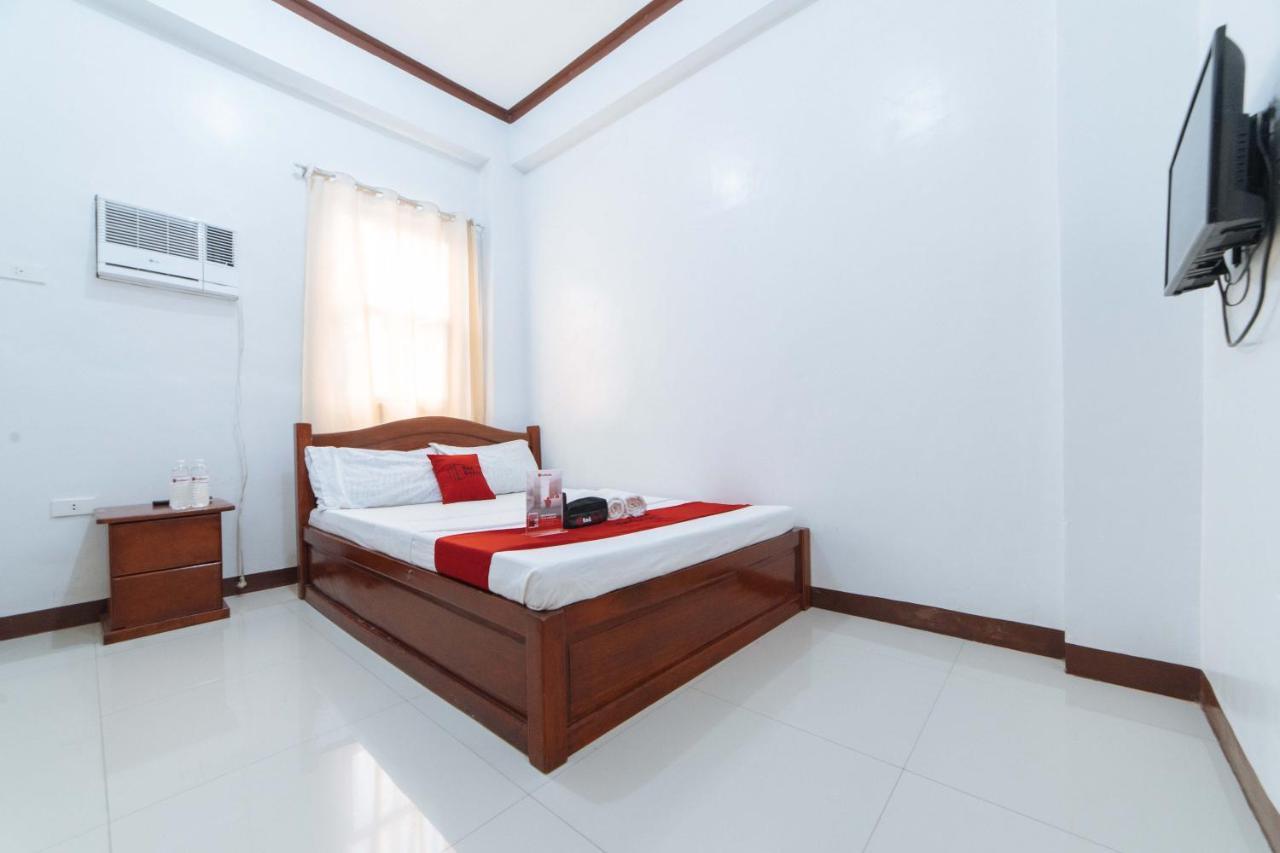 Hotel Reddoorz @ D Maagma Street à Kalibo Extérieur photo