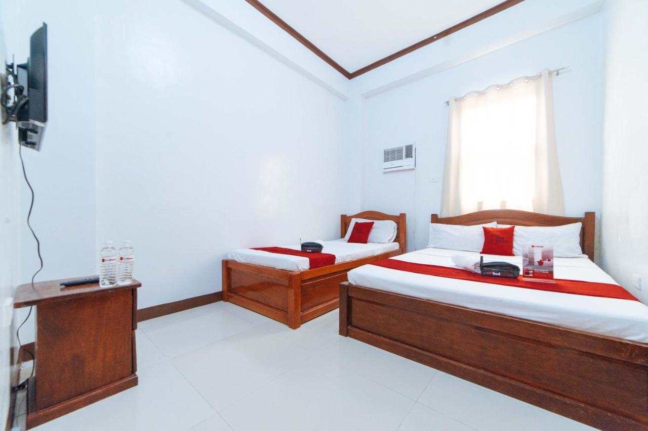 Hotel Reddoorz @ D Maagma Street à Kalibo Extérieur photo