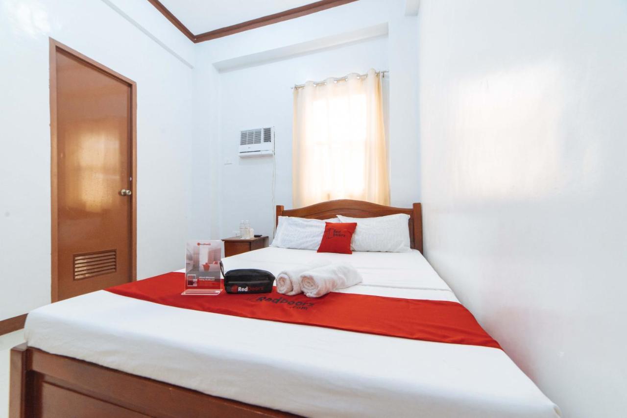 Hotel Reddoorz @ D Maagma Street à Kalibo Extérieur photo