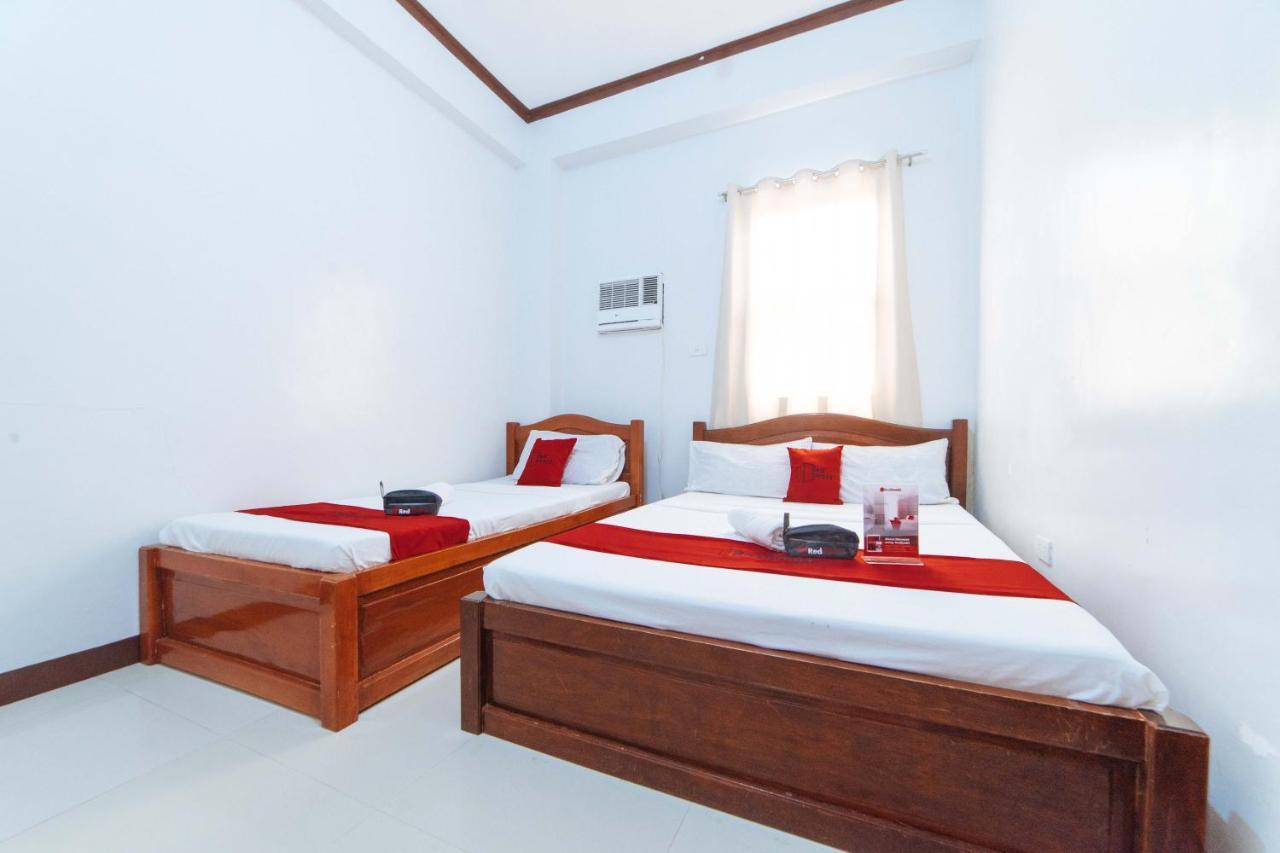 Hotel Reddoorz @ D Maagma Street à Kalibo Extérieur photo