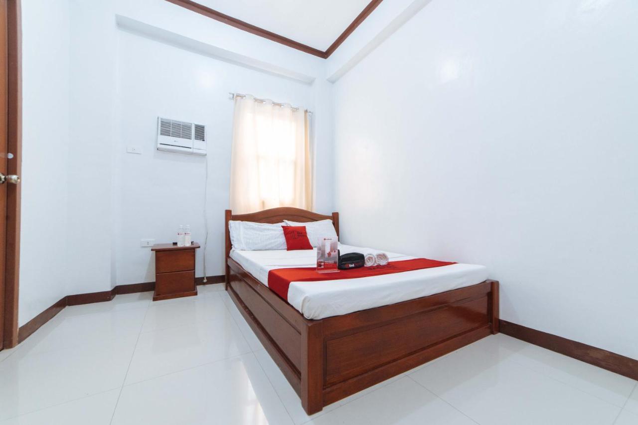 Hotel Reddoorz @ D Maagma Street à Kalibo Extérieur photo